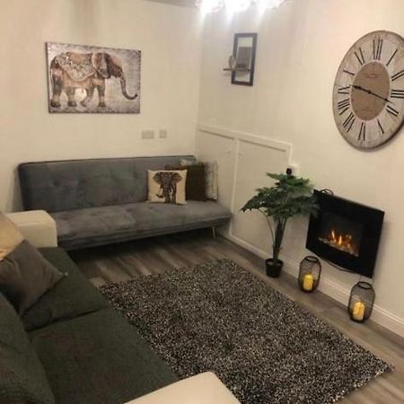 Lovely Ground Floor Apartment With Easy Parking. Belfast Esterno foto
